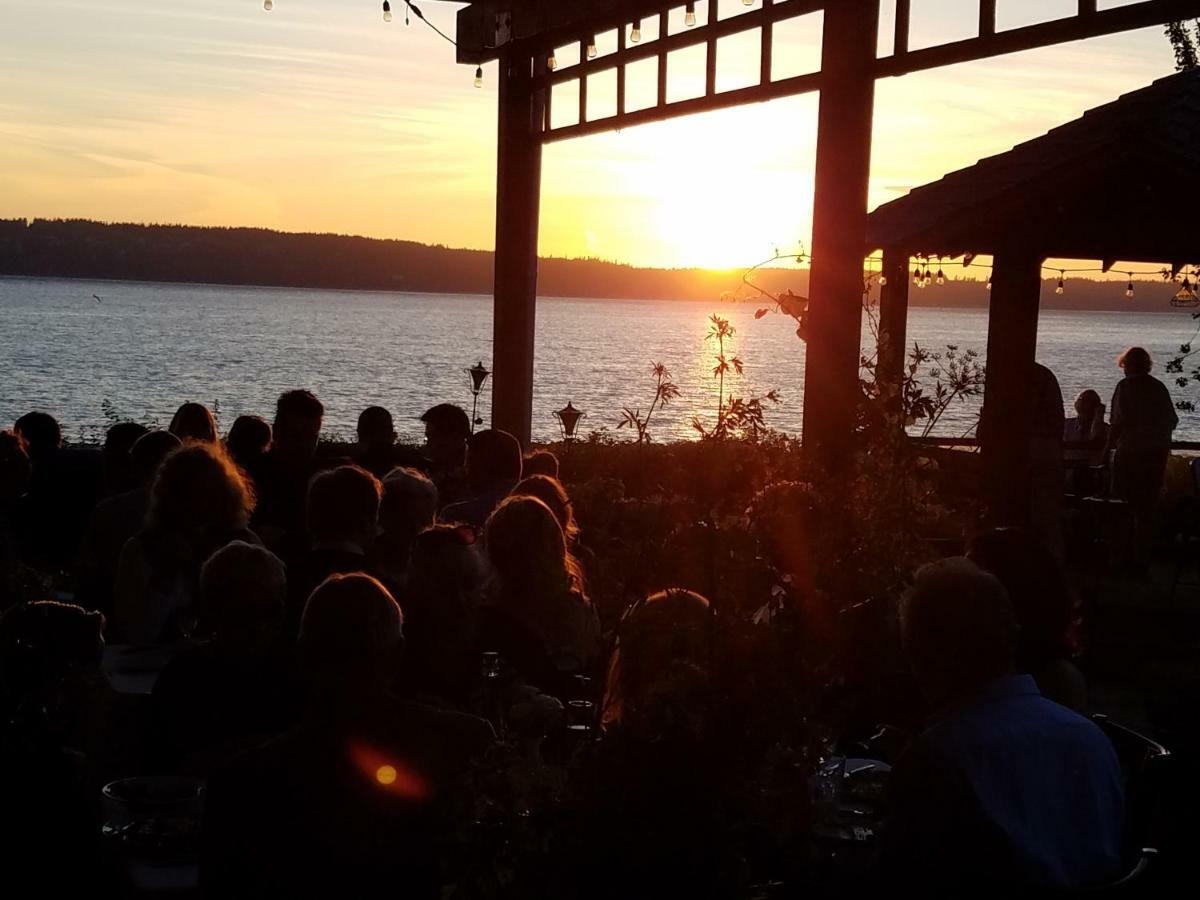 Camano Island Inn Buitenkant foto